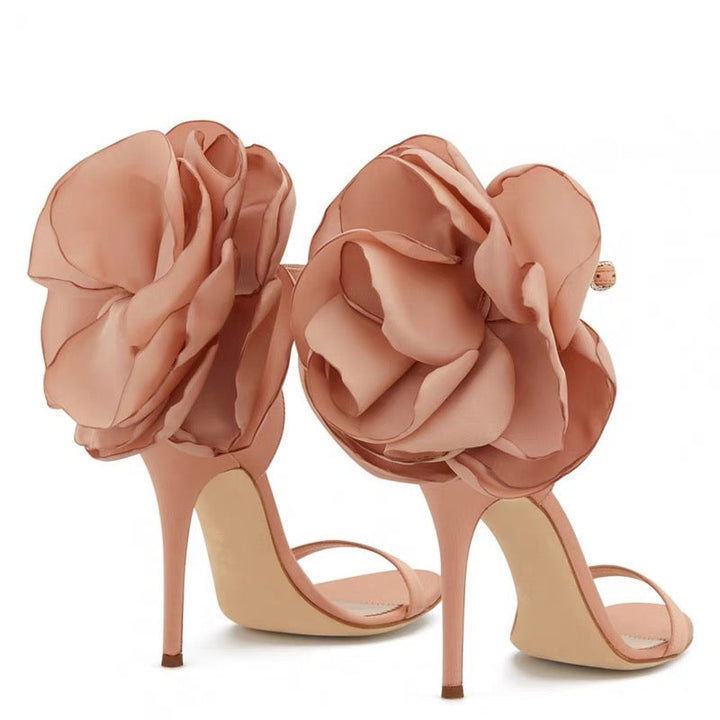 Flora - Elegante High Heels mit großer Blumenverzierung