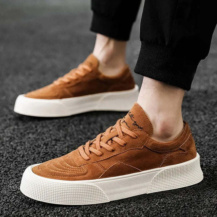 Ethan - Wildleder Low-Top-Sneaker mit Dicker Sohle