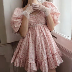 Rebecca - Minikleid mit Puffärmeln, Spitzenbesat