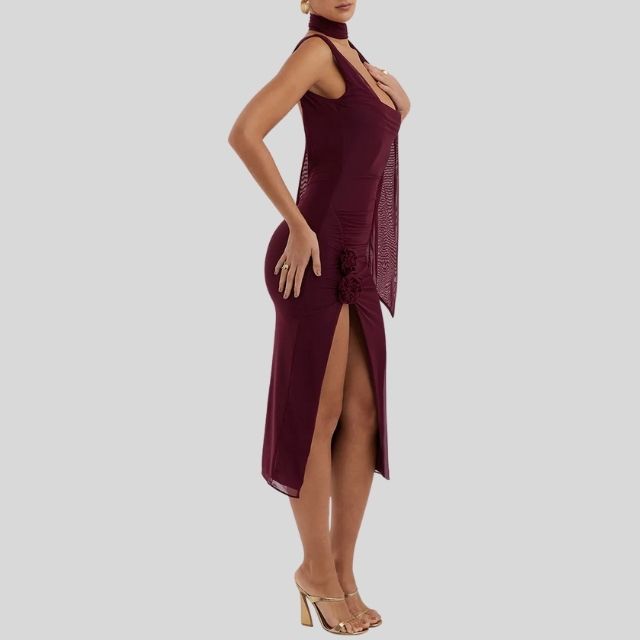 Seraphina - Elegantes asymmetrisches Kleid mit seitlicher Rüsche und Halstuch