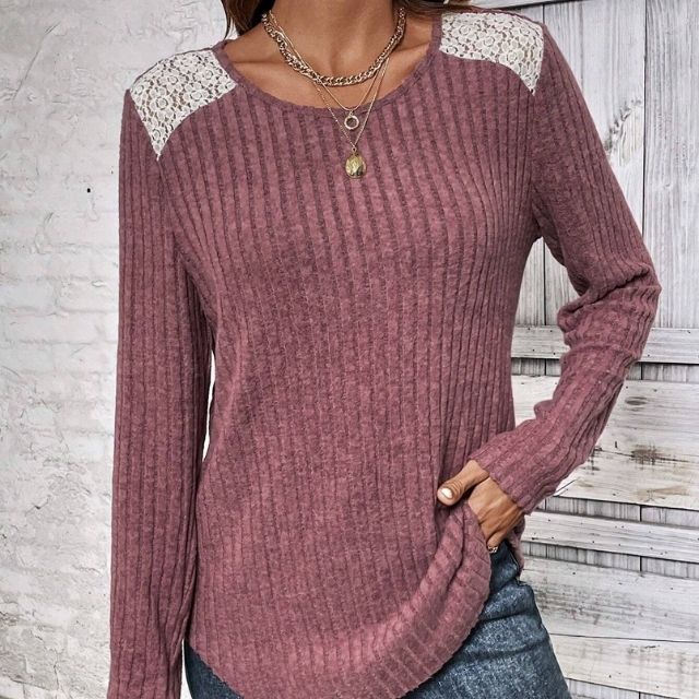 Lena - Gerippter Pullover mit Spitzendetails