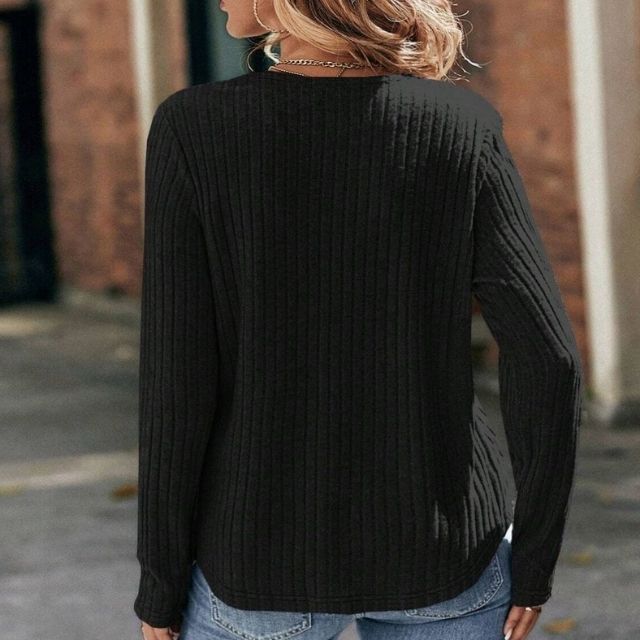 Lena - Gerippter Pullover mit Spitzendetails