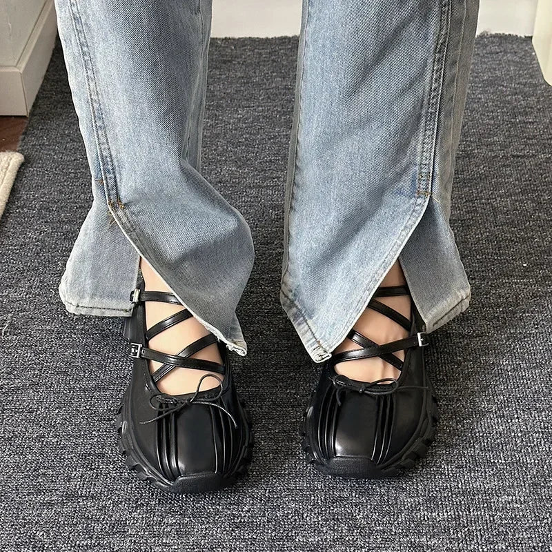 Elena - Zeitgenössische Riemchensandalen mit robuster Sohle