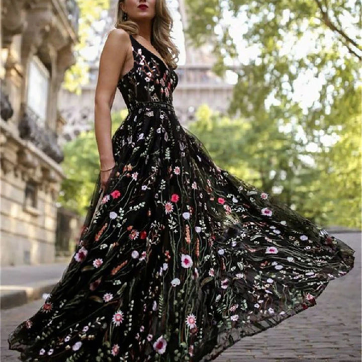 Isabella - Elegantes Abendkleid mit Blumenstickerei