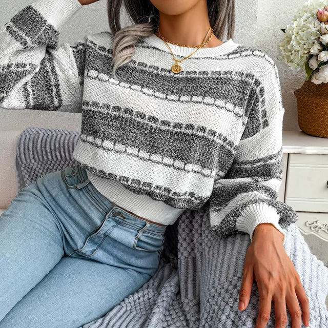 Tessa - Kurzer Pullover mit geometrischen Strickmustern