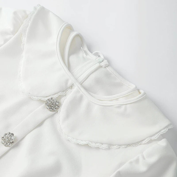 Audrey - Klassisches Kleid mit Perlenkragen-Detail