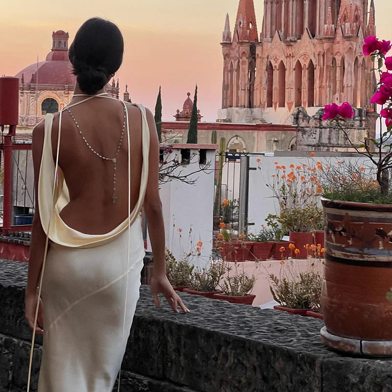 Aria - Elegantes Kleid mit Wasserfallausschnitt im Meerjungfrauenstil